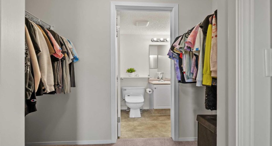 Walk through closet to ensuite