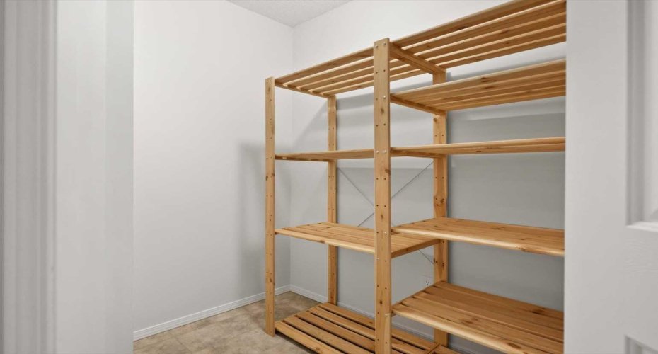 Walk-in storage closet, separate from front hall coat closet