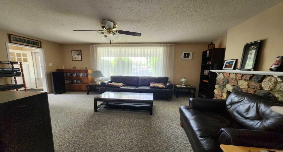 660 6 Avenue, Drumheller, Alberta T0J0Y5, 2 Bedroom Bedrooms, 0 ,1 BathroomBathrooms,Residential,For Sale,6,0,A2327078