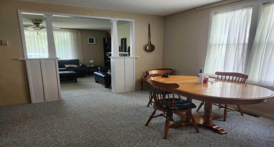 660 6 Avenue, Drumheller, Alberta T0J0Y5, 2 Bedroom Bedrooms, 0 ,1 BathroomBathrooms,Residential,For Sale,6,0,A2327078