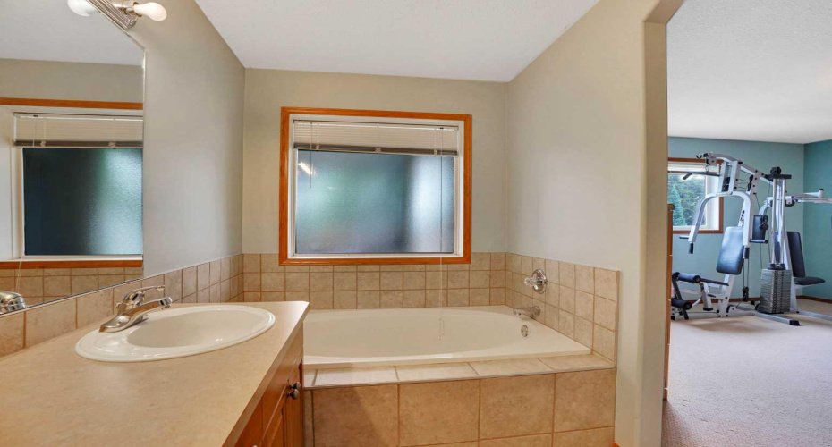 144 Hillcrest Cape, Strathmore, Alberta T1P 0A4, 4 Bedroom Bedrooms, 0 ,3 BathroomBathrooms,Residential,For Sale,Hillcrest,0,A2322626
