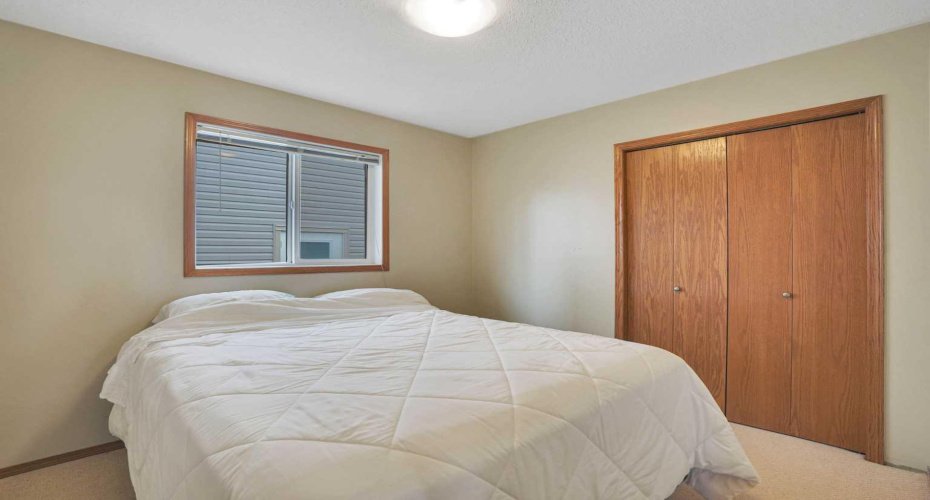 144 Hillcrest Cape, Strathmore, Alberta T1P 0A4, 4 Bedroom Bedrooms, 0 ,3 BathroomBathrooms,Residential,For Sale,Hillcrest,0,A2322626