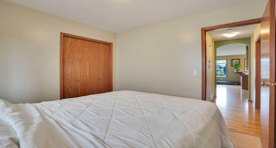 144 Hillcrest Cape, Strathmore, Alberta T1P 0A4, 4 Bedroom Bedrooms, 0 ,3 BathroomBathrooms,Residential,For Sale,Hillcrest,0,A2322626