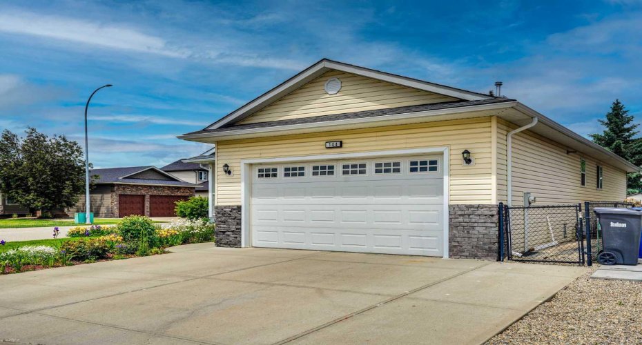 144 Hillcrest Cape, Strathmore, Alberta T1P 0A4, 4 Bedroom Bedrooms, 0 ,3 BathroomBathrooms,Residential,For Sale,Hillcrest,0,A2322626