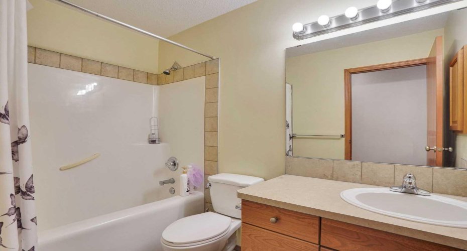 144 Hillcrest Cape, Strathmore, Alberta T1P 0A4, 4 Bedroom Bedrooms, 0 ,3 BathroomBathrooms,Residential,For Sale,Hillcrest,0,A2322626