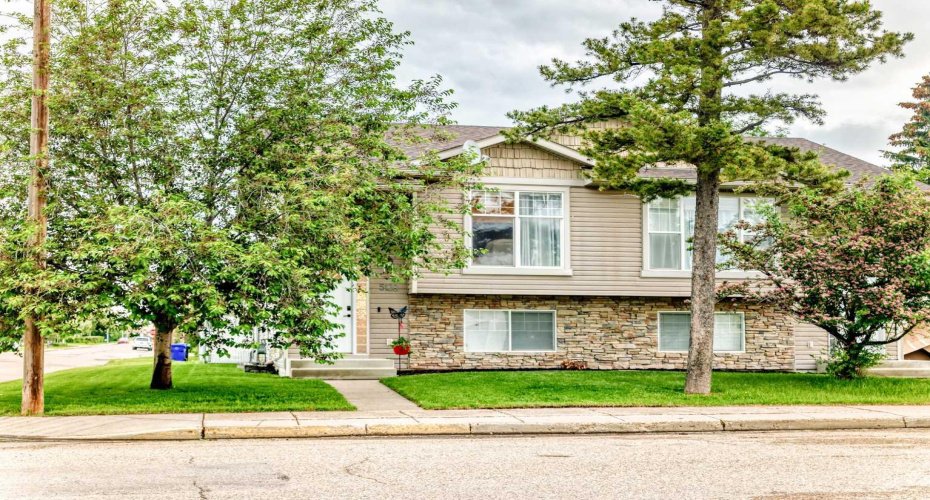 5138 51 Street, Olds, Alberta T4H1H1, 2 Bedroom Bedrooms, 0 ,2 BathroomBathrooms,Residential,For Sale,51,0,A2322992