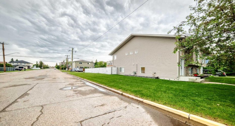5138 51 Street, Olds, Alberta T4H1H1, 2 Bedroom Bedrooms, 0 ,2 BathroomBathrooms,Residential,For Sale,51,0,A2322992