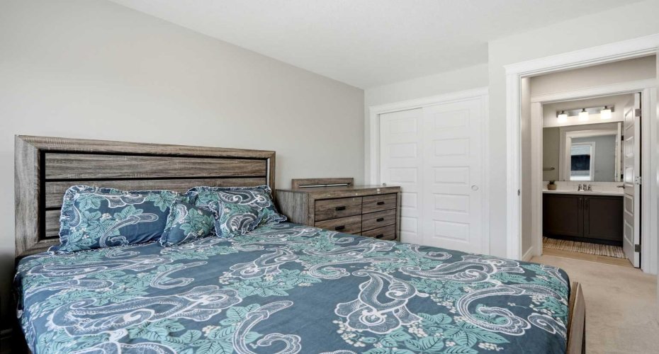 10060 46 Street, Calgary, Alberta T3J 2H8, 3 Bedroom Bedrooms, 0 ,3 BathroomBathrooms,Residential,For Sale,46,0,A2323214