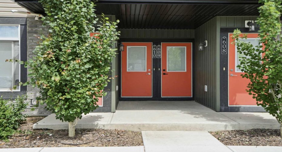 10060 46 Street, Calgary, Alberta T3J 2H8, 3 Bedroom Bedrooms, 0 ,3 BathroomBathrooms,Residential,For Sale,46,0,A2323214
