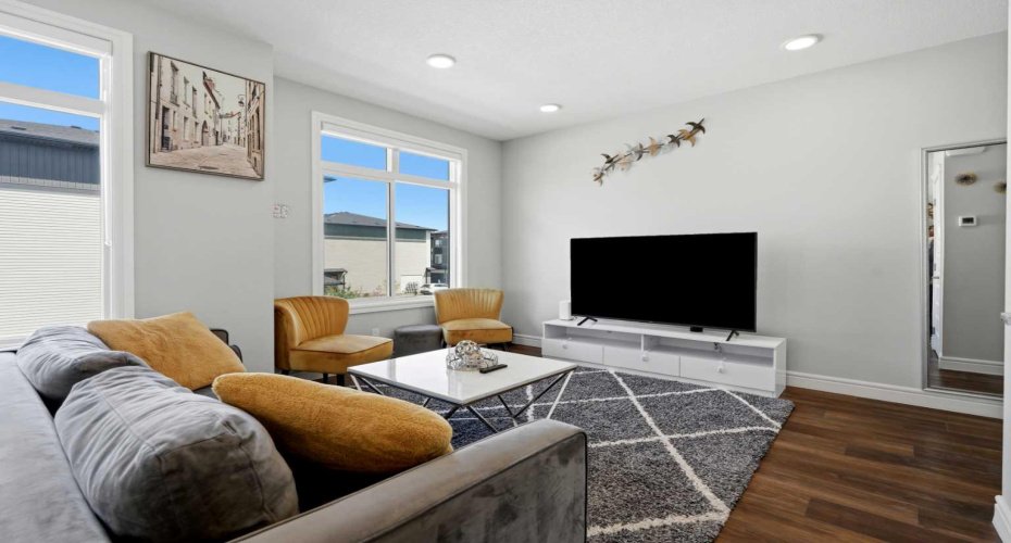 10060 46 Street, Calgary, Alberta T3J 2H8, 3 Bedroom Bedrooms, 0 ,3 BathroomBathrooms,Residential,For Sale,46,0,A2323214