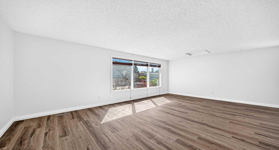 91 Cedarwood Hill, Calgary, Alberta t2w3h4, 3 Bedroom Bedrooms, 0 ,2 BathroomBathrooms,Residential,For Sale,Cedarwood,0,A2323249