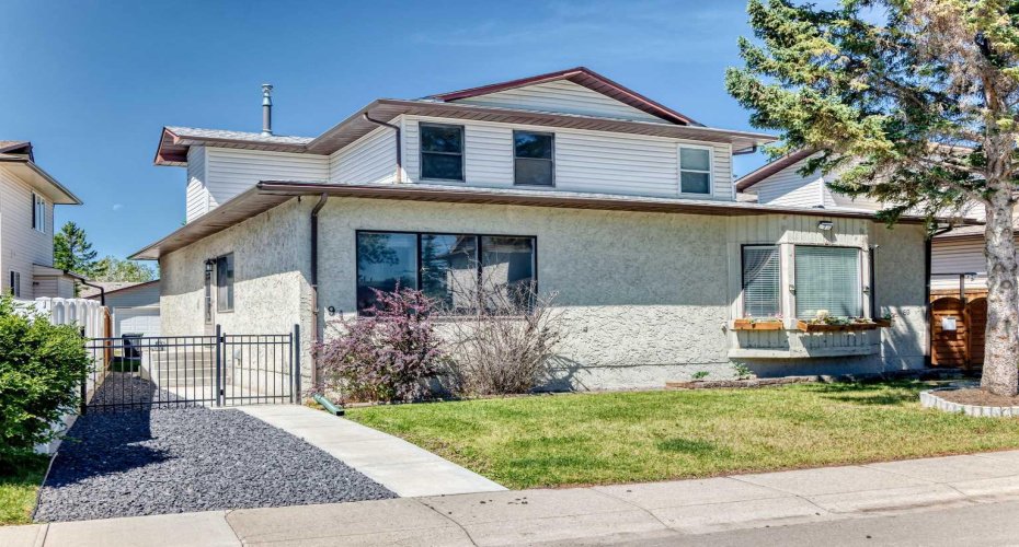 91 Cedarwood Hill, Calgary, Alberta t2w3h4, 3 Bedroom Bedrooms, 0 ,2 BathroomBathrooms,Residential,For Sale,Cedarwood,0,A2323249