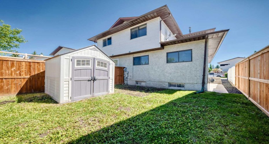 91 Cedarwood Hill, Calgary, Alberta t2w3h4, 3 Bedroom Bedrooms, 0 ,2 BathroomBathrooms,Residential,For Sale,Cedarwood,0,A2323249