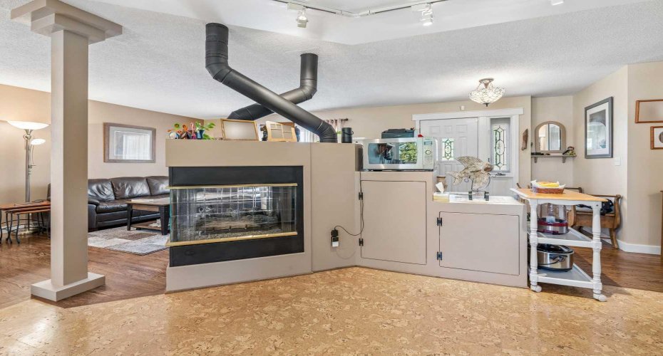 9403 Abbott Place, Calgary, Alberta t2j0z7, 2 Bedroom Bedrooms, 0 ,2 BathroomBathrooms,Residential,For Sale,Abbott,0,A2324085