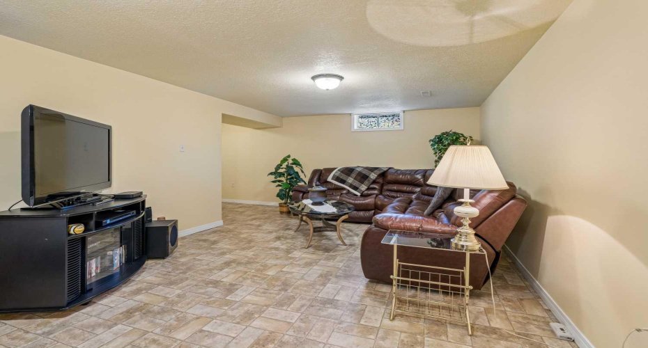 9403 Abbott Place, Calgary, Alberta t2j0z7, 2 Bedroom Bedrooms, 0 ,2 BathroomBathrooms,Residential,For Sale,Abbott,0,A2324085