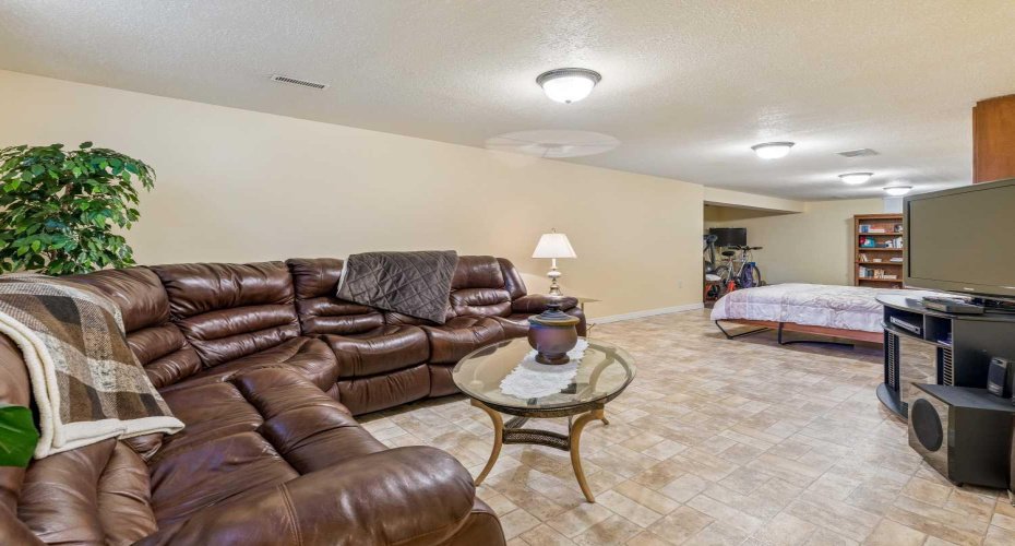 9403 Abbott Place, Calgary, Alberta t2j0z7, 2 Bedroom Bedrooms, 0 ,2 BathroomBathrooms,Residential,For Sale,Abbott,0,A2324085