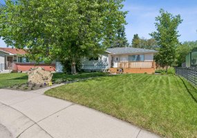 9403 Abbott Place, Calgary, Alberta t2j0z7, 2 Bedroom Bedrooms, 0 ,2 BathroomBathrooms,Residential,For Sale,Abbott,0,A2324085