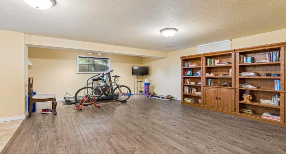 9403 Abbott Place, Calgary, Alberta t2j0z7, 2 Bedroom Bedrooms, 0 ,2 BathroomBathrooms,Residential,For Sale,Abbott,0,A2324085