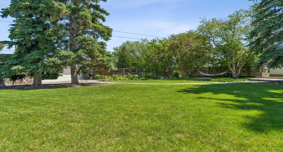 9403 Abbott Place, Calgary, Alberta t2j0z7, 2 Bedroom Bedrooms, 0 ,2 BathroomBathrooms,Residential,For Sale,Abbott,0,A2324085