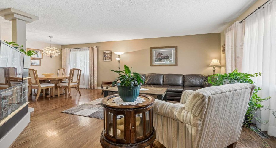 9403 Abbott Place, Calgary, Alberta t2j0z7, 2 Bedroom Bedrooms, 0 ,2 BathroomBathrooms,Residential,For Sale,Abbott,0,A2324085