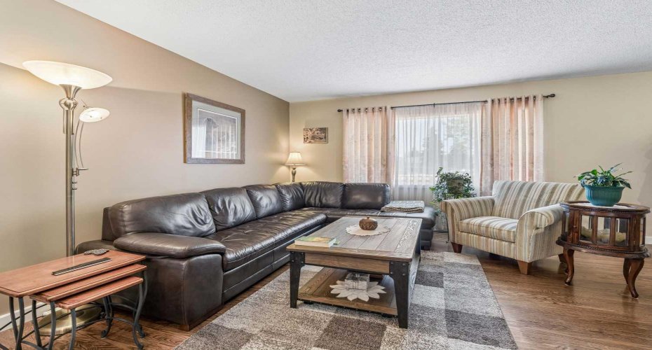 9403 Abbott Place, Calgary, Alberta t2j0z7, 2 Bedroom Bedrooms, 0 ,2 BathroomBathrooms,Residential,For Sale,Abbott,0,A2324085