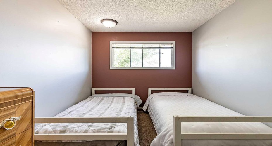 516 Sissons Crescent, Medicine Hat, Alberta T1B 2J9, 4 Bedroom Bedrooms, 0 ,2 BathroomBathrooms,Residential,For Sale,Sissons,0,A2324219