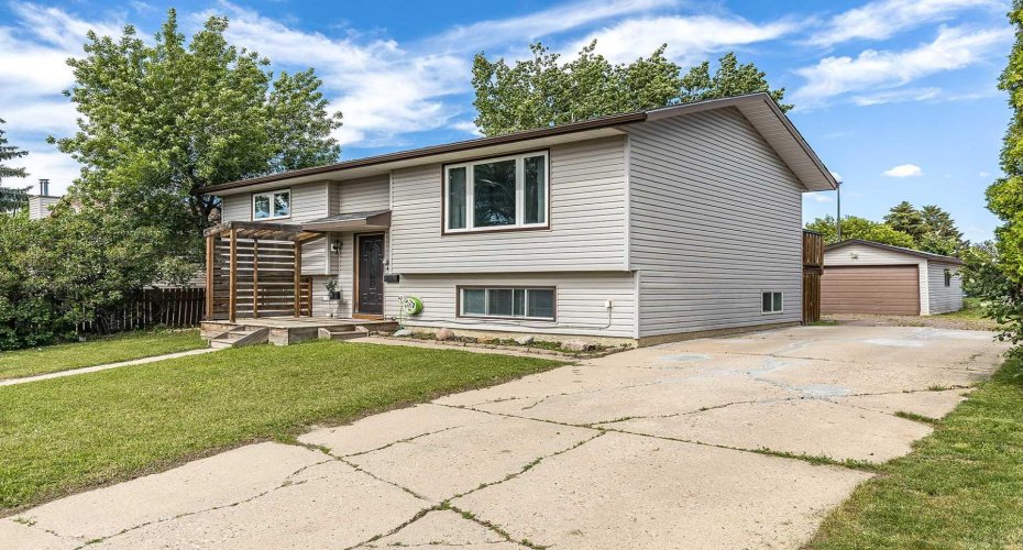 516 Sissons Crescent, Medicine Hat, Alberta T1B 2J9, 4 Bedroom Bedrooms, 0 ,2 BathroomBathrooms,Residential,For Sale,Sissons,0,A2324219