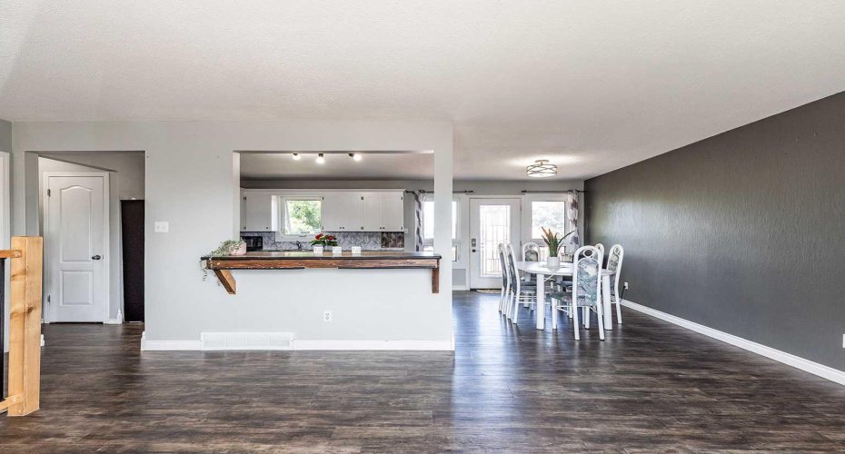 516 Sissons Crescent, Medicine Hat, Alberta T1B 2J9, 4 Bedroom Bedrooms, 0 ,2 BathroomBathrooms,Residential,For Sale,Sissons,0,A2324219