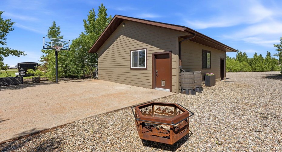 13 Carlisle Road, Rural Stettler No. 6, County of, Alberta T0C 2L0, 5 Bedroom Bedrooms, 0 ,5 BathroomBathrooms,Residential,For Sale,Carlisle,0,A2325245