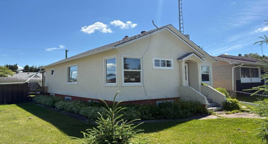 4831 52 Street, Innisfree, Alberta T0B 2G0, 3 Bedroom Bedrooms, 0 ,2 BathroomBathrooms,Residential,For Sale,52,0,A2325335