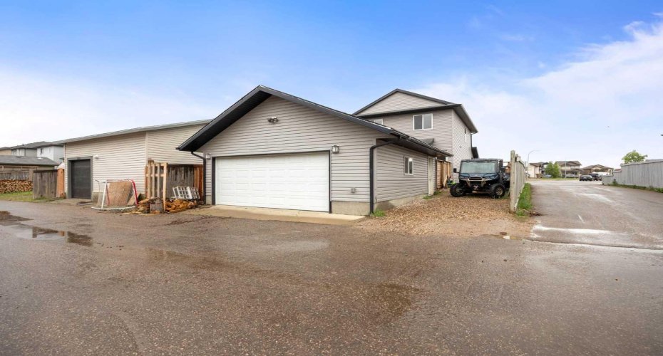 189 Walnut Crescent, Fort McMurray, Alberta T9K 0N4, 3 Bedroom Bedrooms, 0 ,3 BathroomBathrooms,Residential,For Sale,Walnut,0,A2325402