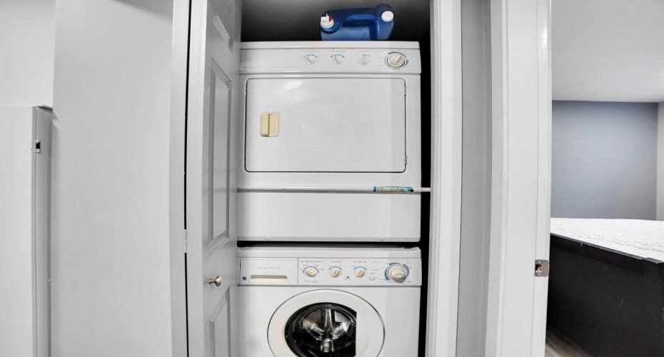 2nd Laundry in the basement