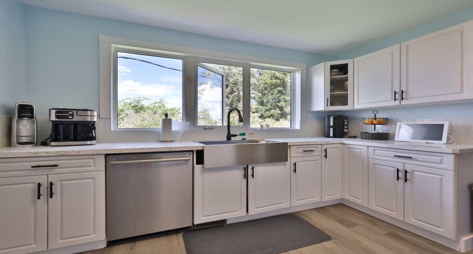 234 S 100 W, Raymond, Alberta T0K 2S0, 4 Bedroom Bedrooms, 0 ,2 BathroomBathrooms,Residential,For Sale,100 W,0,A2325459
