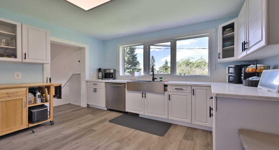 234 S 100 W, Raymond, Alberta T0K 2S0, 4 Bedroom Bedrooms, 0 ,2 BathroomBathrooms,Residential,For Sale,100 W,0,A2325459
