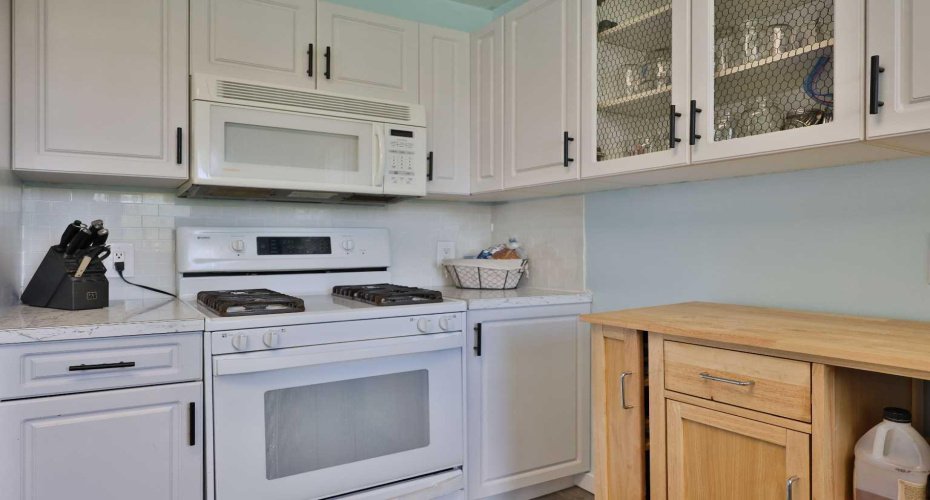 234 S 100 W, Raymond, Alberta T0K 2S0, 4 Bedroom Bedrooms, 0 ,2 BathroomBathrooms,Residential,For Sale,100 W,0,A2325459