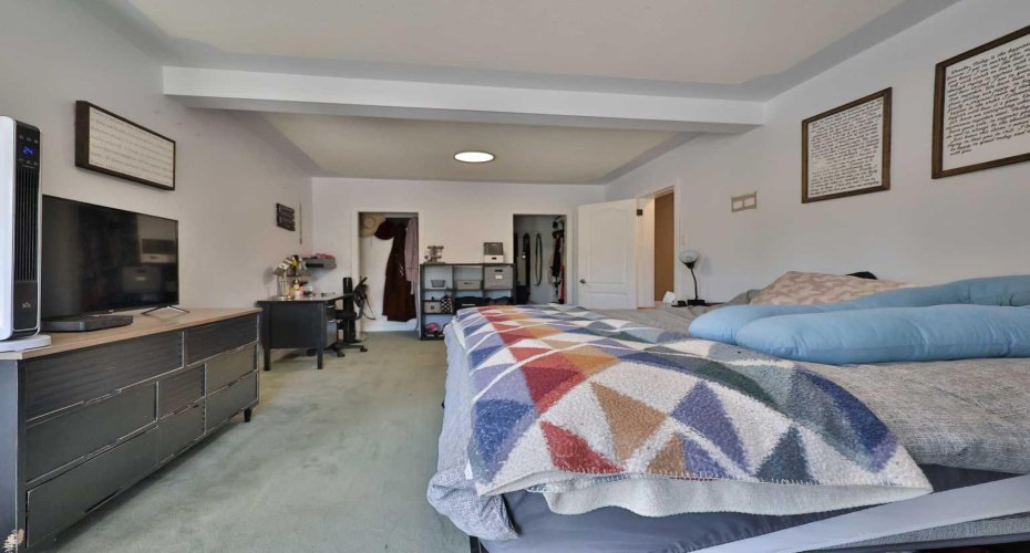 234 S 100 W, Raymond, Alberta T0K 2S0, 4 Bedroom Bedrooms, 0 ,2 BathroomBathrooms,Residential,For Sale,100 W,0,A2325459