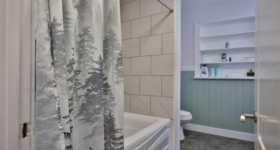 234 S 100 W, Raymond, Alberta T0K 2S0, 4 Bedroom Bedrooms, 0 ,2 BathroomBathrooms,Residential,For Sale,100 W,0,A2325459