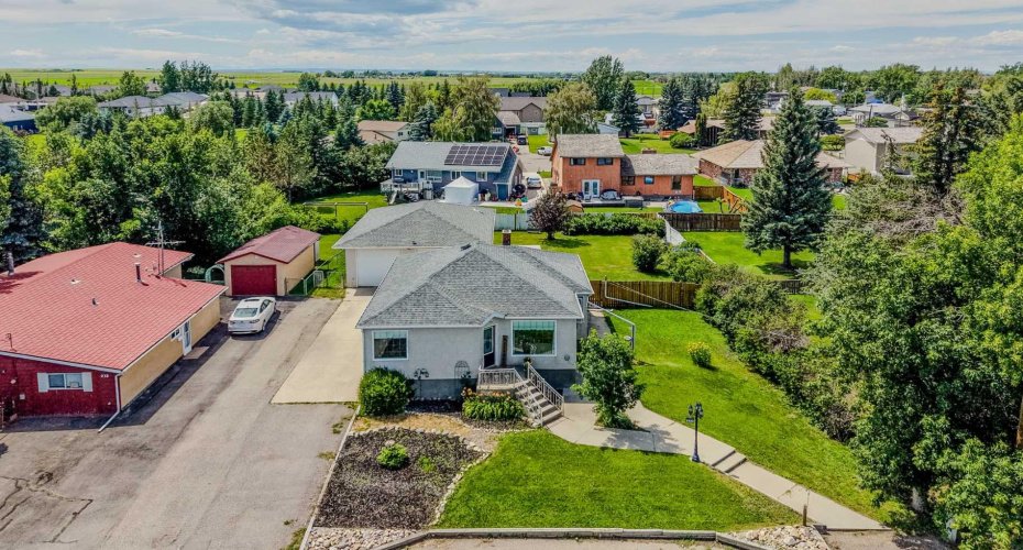 234 S 100 W, Raymond, Alberta T0K 2S0, 4 Bedroom Bedrooms, 0 ,2 BathroomBathrooms,Residential,For Sale,100 W,0,A2325459