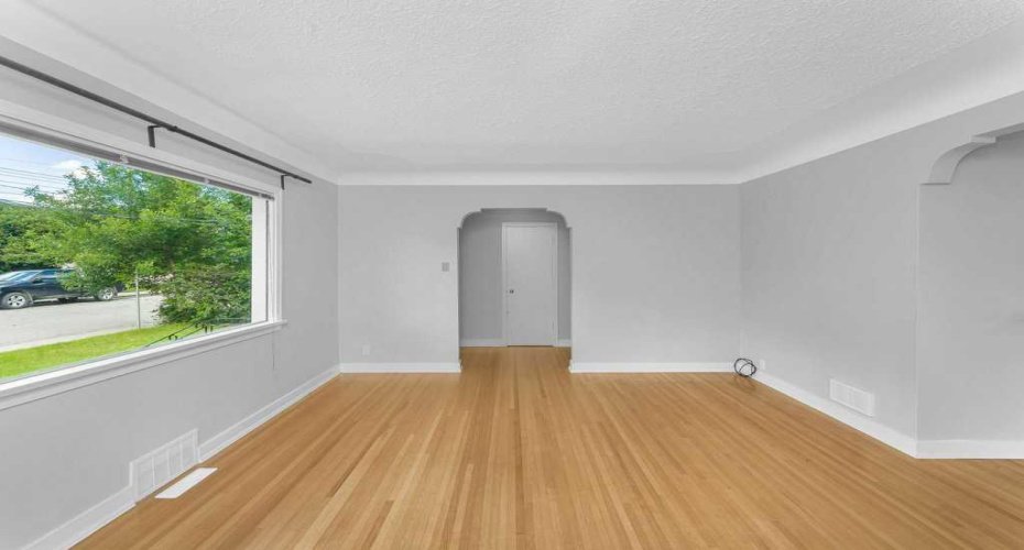 2216 19 Street, Calgary, Alberta T2T 4W9, 4 Bedroom Bedrooms, 0 ,2 BathroomBathrooms,Residential,For Sale,19,0,A2325518