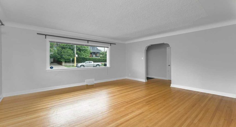2216 19 Street, Calgary, Alberta T2T 4W9, 4 Bedroom Bedrooms, 0 ,2 BathroomBathrooms,Residential,For Sale,19,0,A2325518