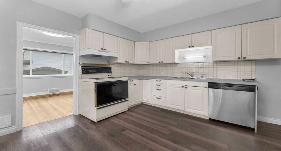 2216 19 Street, Calgary, Alberta T2T 4W9, 4 Bedroom Bedrooms, 0 ,2 BathroomBathrooms,Residential,For Sale,19,0,A2325518