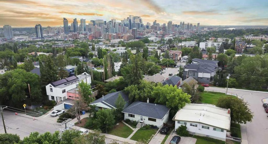 2216 19 Street, Calgary, Alberta T2T 4W9, 4 Bedroom Bedrooms, 0 ,2 BathroomBathrooms,Residential,For Sale,19,0,A2325518