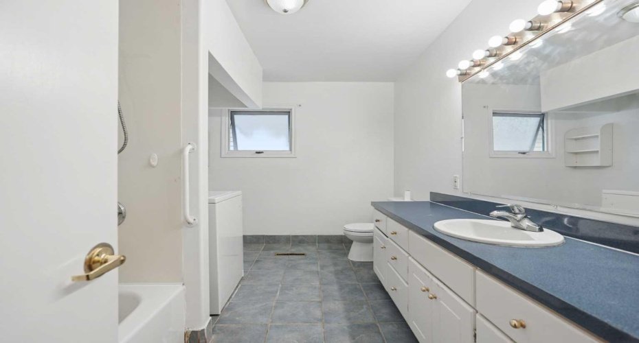 736 2 Street, Cardston, Alberta T0K 0K0, 5 Bedroom Bedrooms, 0 ,2 BathroomBathrooms,Residential,For Sale,2,0,A2326035