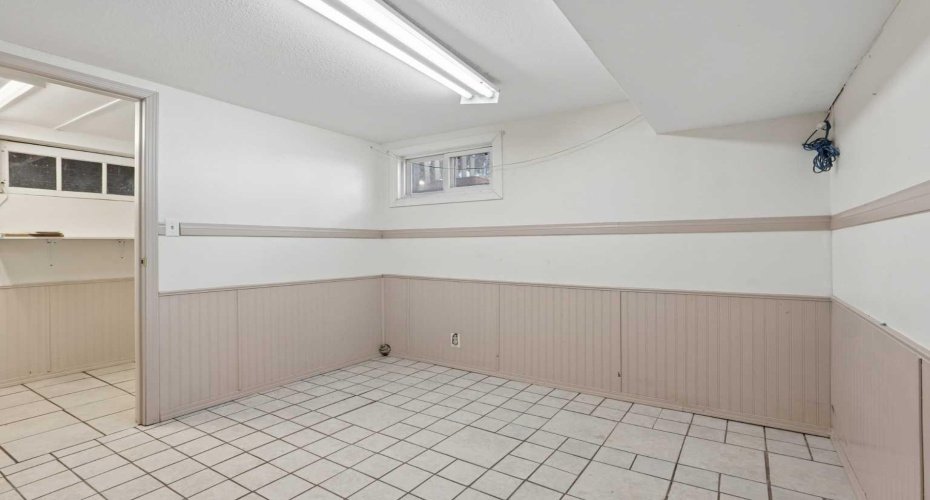 736 2 Street, Cardston, Alberta T0K 0K0, 5 Bedroom Bedrooms, 0 ,2 BathroomBathrooms,Residential,For Sale,2,0,A2326035