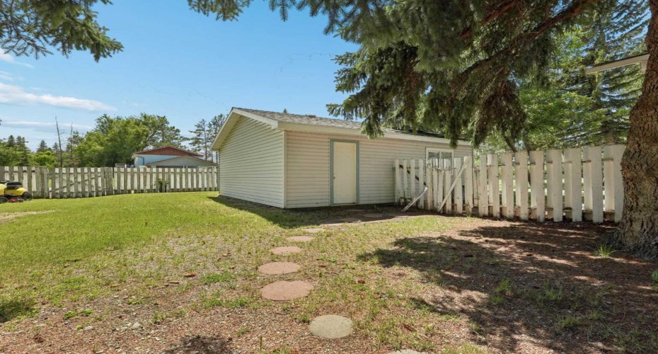 736 2 Street, Cardston, Alberta T0K 0K0, 5 Bedroom Bedrooms, 0 ,2 BathroomBathrooms,Residential,For Sale,2,0,A2326035