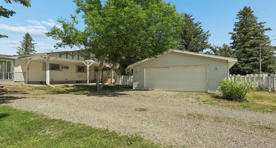 736 2 Street, Cardston, Alberta T0K 0K0, 5 Bedroom Bedrooms, 0 ,2 BathroomBathrooms,Residential,For Sale,2,0,A2326035