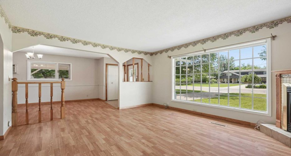736 2 Street, Cardston, Alberta T0K 0K0, 5 Bedroom Bedrooms, 0 ,2 BathroomBathrooms,Residential,For Sale,2,0,A2326035