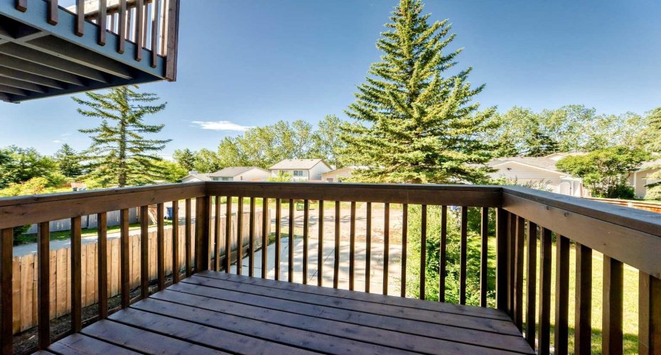 31 Ranchridge Way, Calgary, Alberta T3G 1Z8, 3 Bedroom Bedrooms, 0 ,3 BathroomBathrooms,Residential,For Sale,Ranchridge,0,A2326050