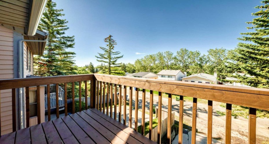 31 Ranchridge Way, Calgary, Alberta T3G 1Z8, 3 Bedroom Bedrooms, 0 ,3 BathroomBathrooms,Residential,For Sale,Ranchridge,0,A2326050