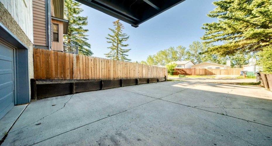 31 Ranchridge Way, Calgary, Alberta T3G 1Z8, 3 Bedroom Bedrooms, 0 ,3 BathroomBathrooms,Residential,For Sale,Ranchridge,0,A2326050